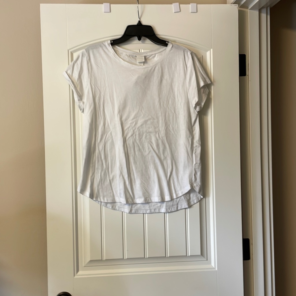 H&M Basic White T. Large.